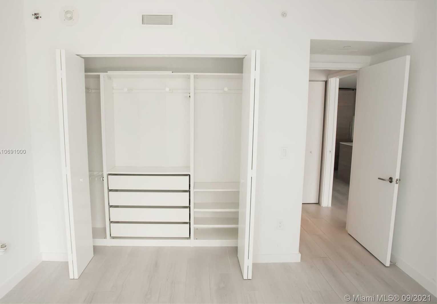 Small Image of 1300 SOUTH MIAMI AVE #2311, Miami Number 7