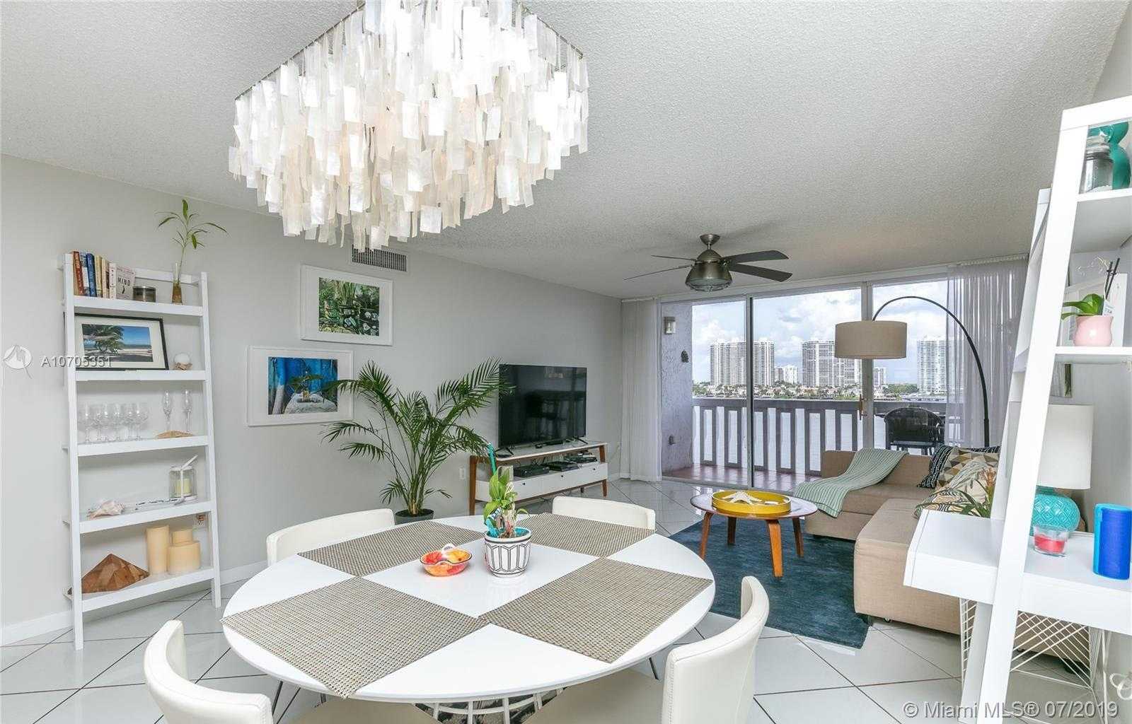 Small Image of 17900 NORTH BAY RD #PH-6, Sunny Isles Beach Number 10