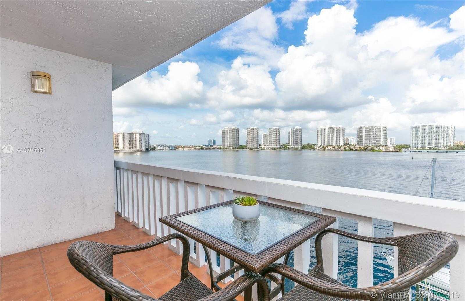 Small Image of 17900 NORTH BAY RD #PH-6, Sunny Isles Beach Number 11