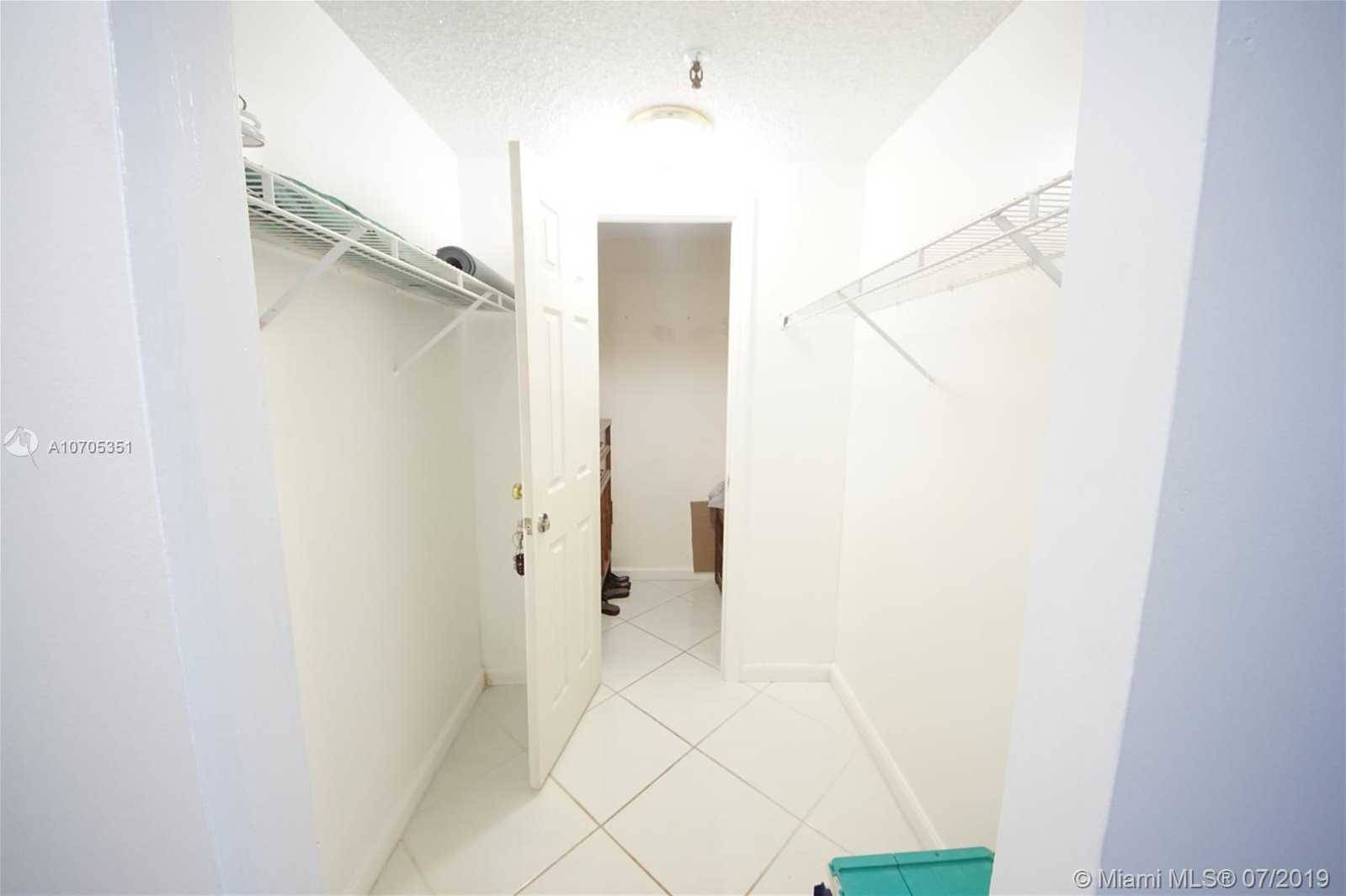 Small Image of 17900 NORTH BAY RD #PH-6, Sunny Isles Beach Number 16