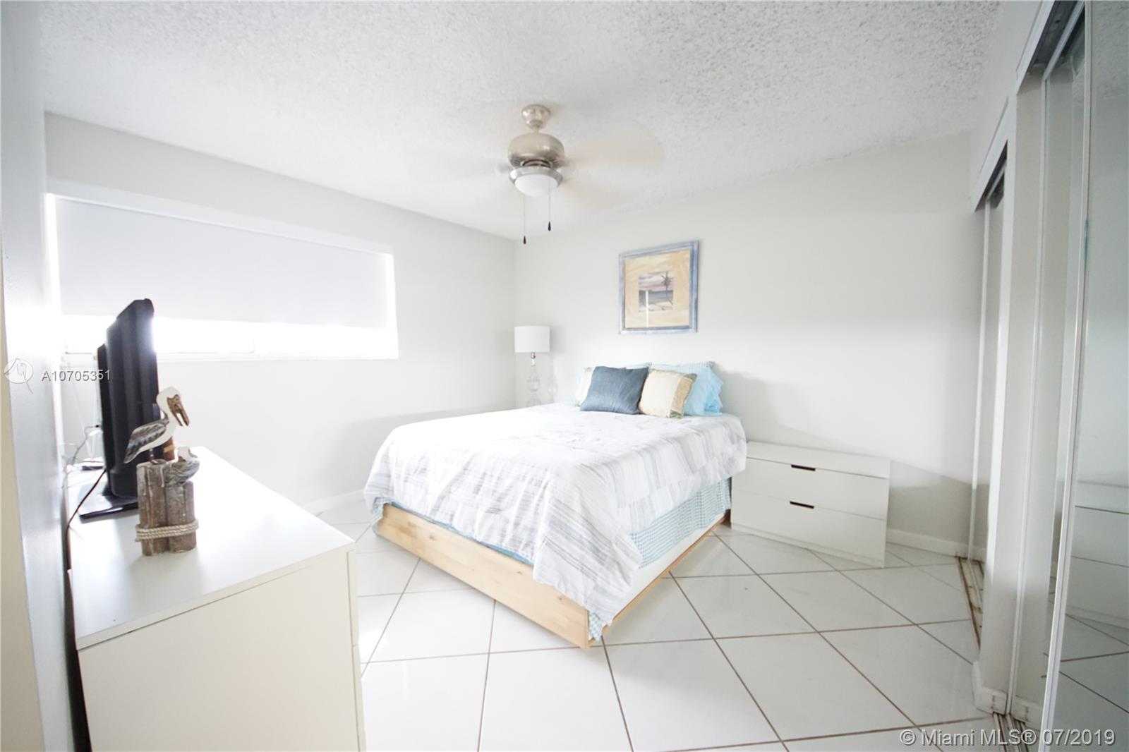 Small Image of 17900 NORTH BAY RD #PH-6, Sunny Isles Beach Number 17