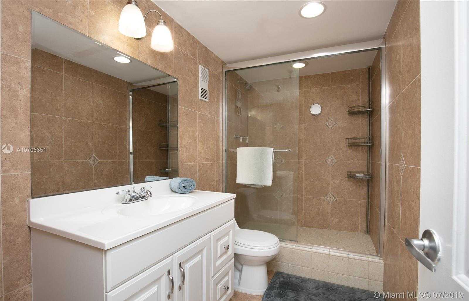 Small Image of 17900 NORTH BAY RD #PH-6, Sunny Isles Beach Number 18