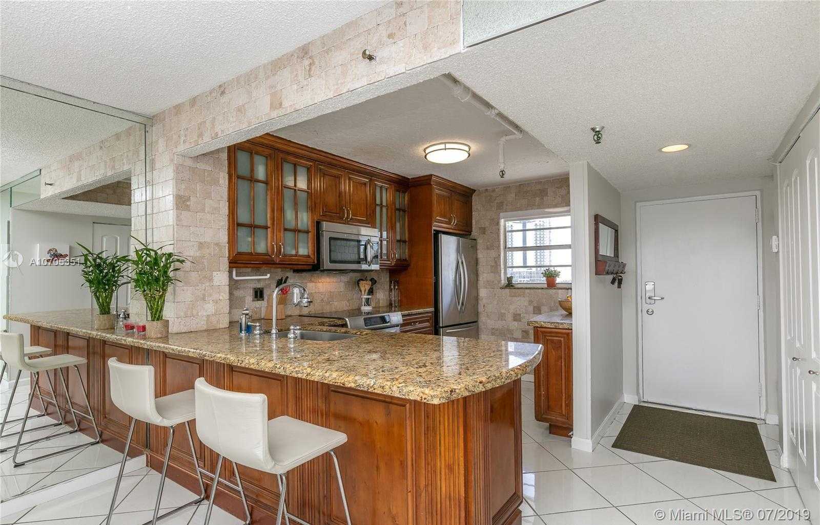 Small Image of 17900 NORTH BAY RD #PH-6, Sunny Isles Beach Number 4