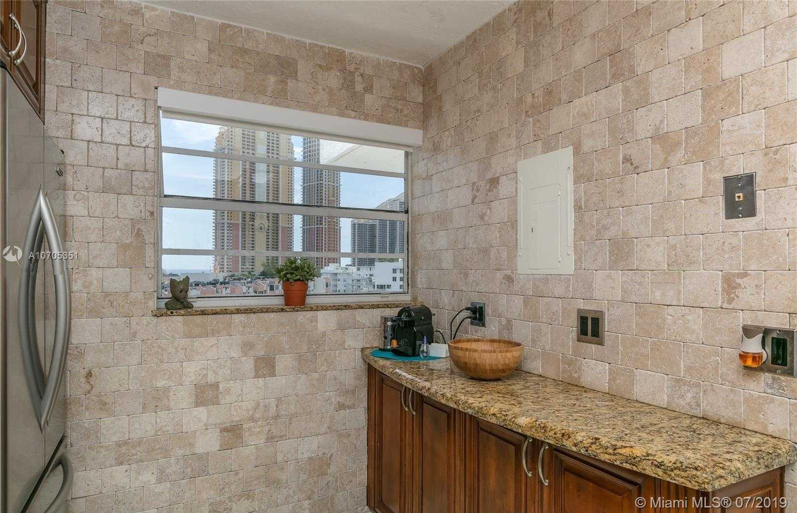 Small Image of 17900 NORTH BAY RD #PH-6, Sunny Isles Beach Number 8