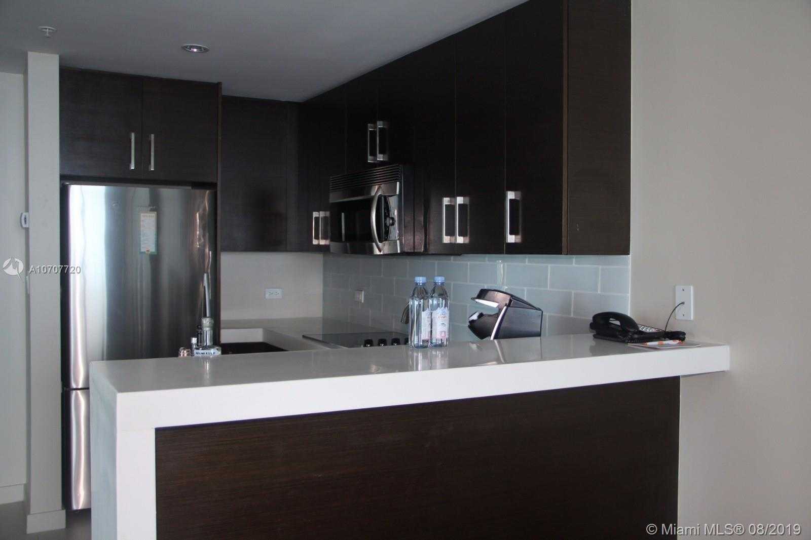 Small Image of 17315 Collins Ave, Sunny Isles Beach, FL 33160, USA Number 2