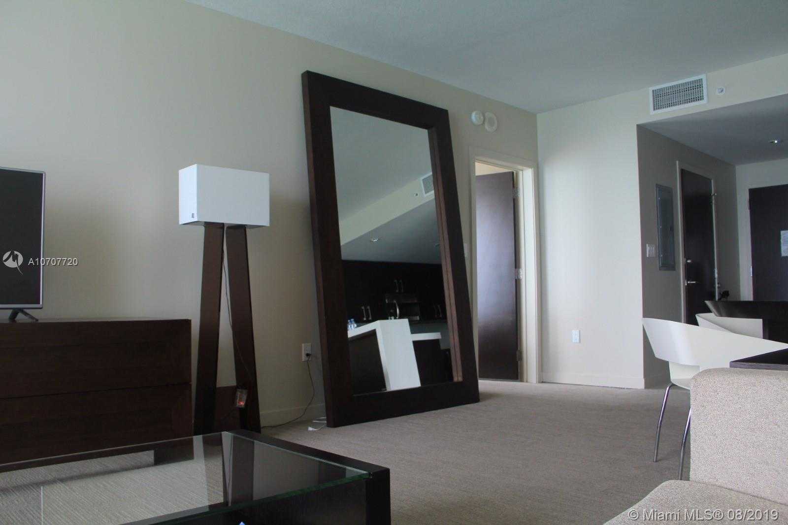 Small Image of 17315 Collins Ave, Sunny Isles Beach, FL 33160, USA Number 4