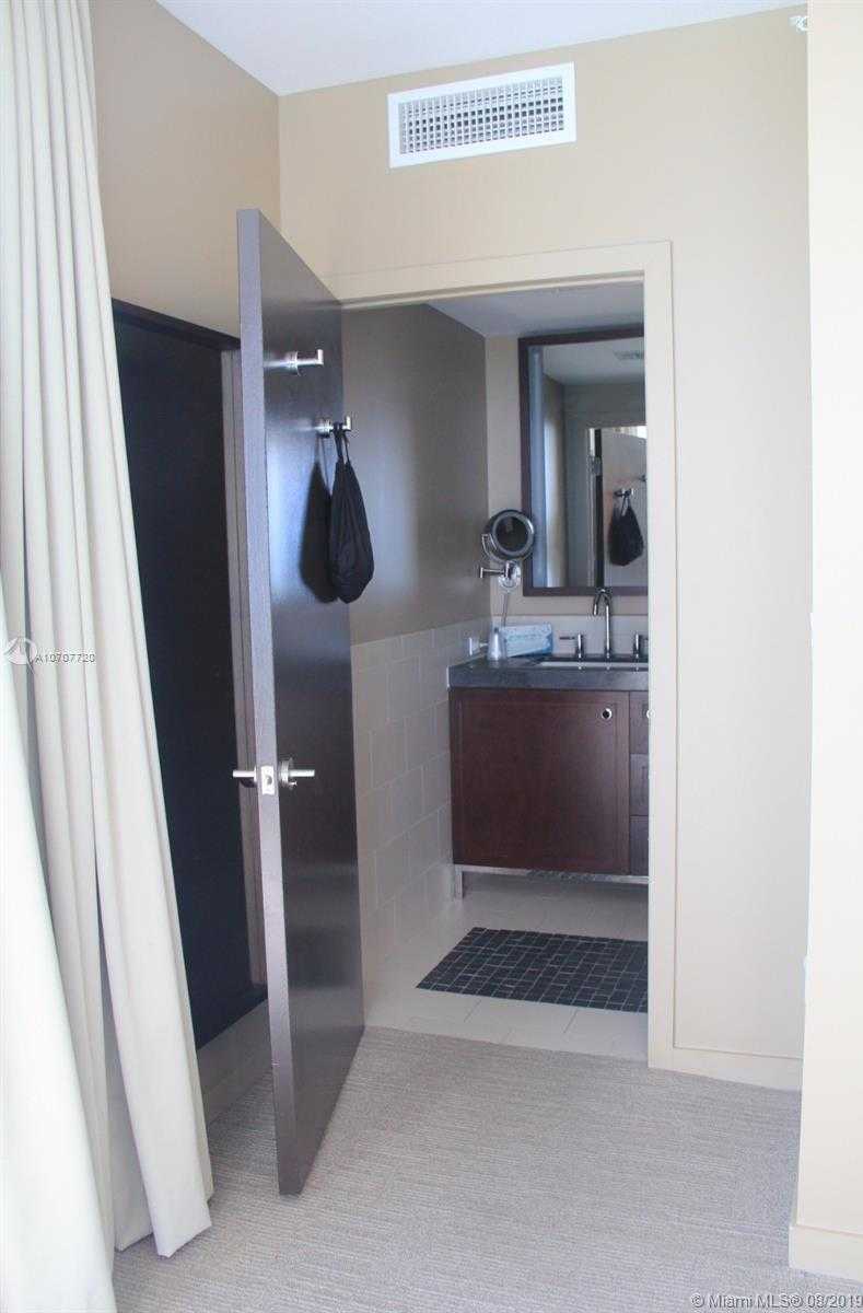 Small Image of 17315 Collins Ave, Sunny Isles Beach, FL 33160, USA Number 7