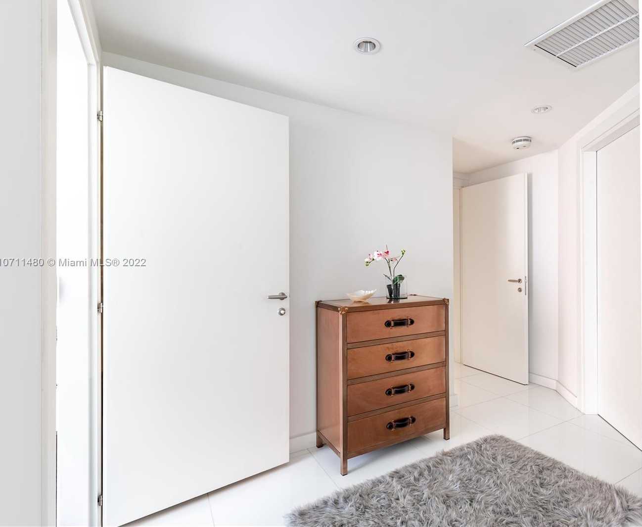 Small Image of 200 Biscayne Blvd Way, Miami, FL 33131, USA Number 18