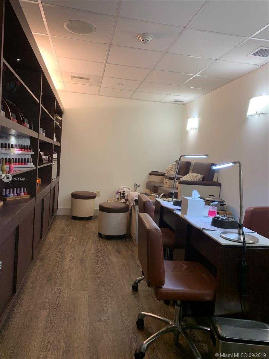 Small Image of 200 Biscayne Blvd Way, Miami, FL 33131, USA Number 30
