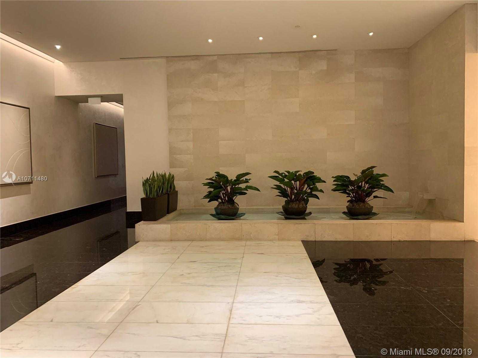 Small Image of 200 Biscayne Blvd Way, Miami, FL 33131, USA Number 32