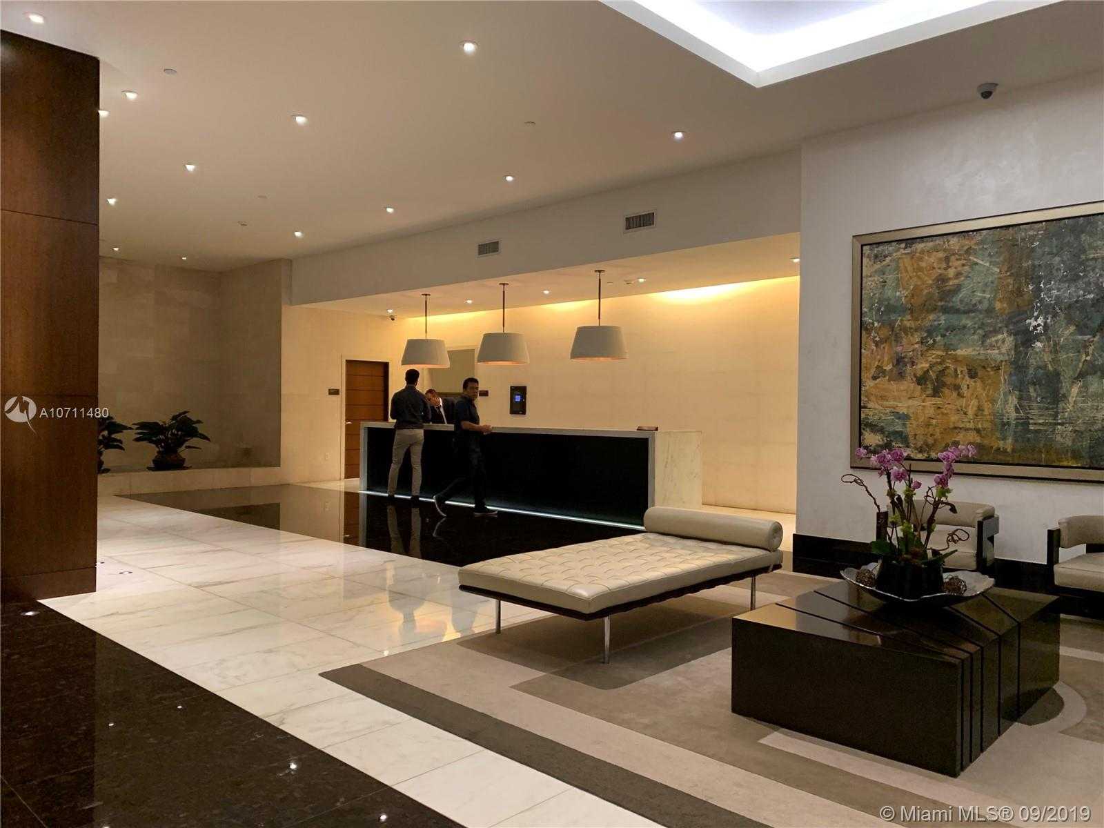 Small Image of 200 Biscayne Blvd Way, Miami, FL 33131, USA Number 33