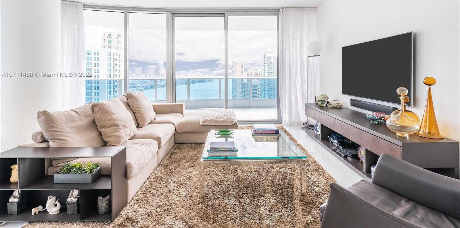 Small Image of 200 Biscayne Blvd Way, Miami, FL 33131, USA Number 4
