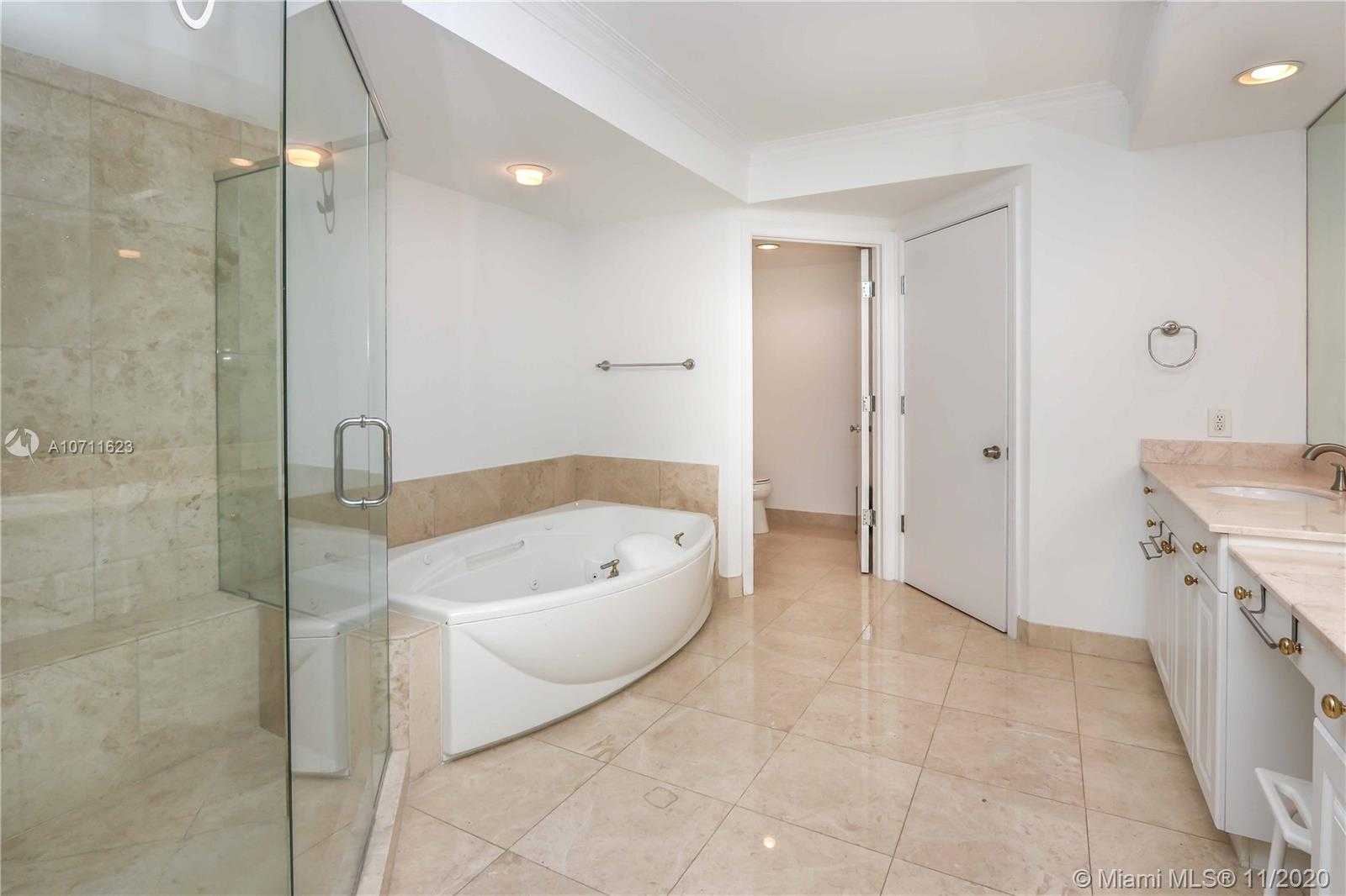 Small Image of 20201 E Country Club Dr, Miami, FL 33180, USA Number 10