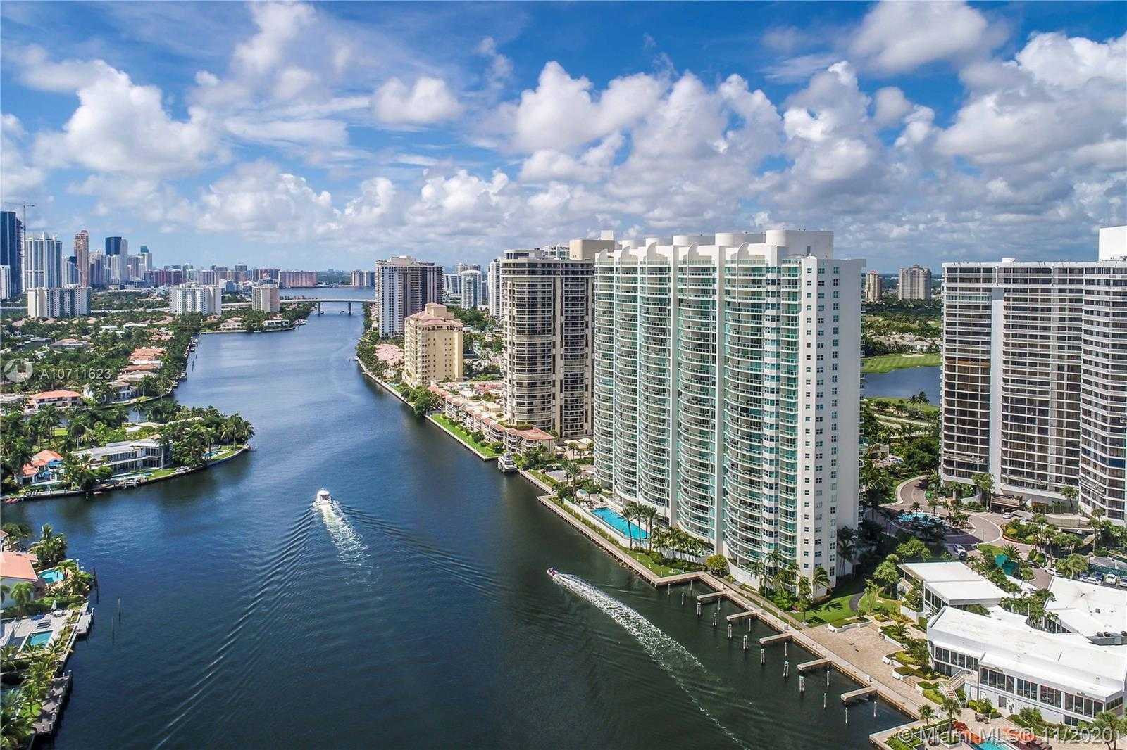 Small Image of 20201 E Country Club Dr, Miami, FL 33180, USA Number 19