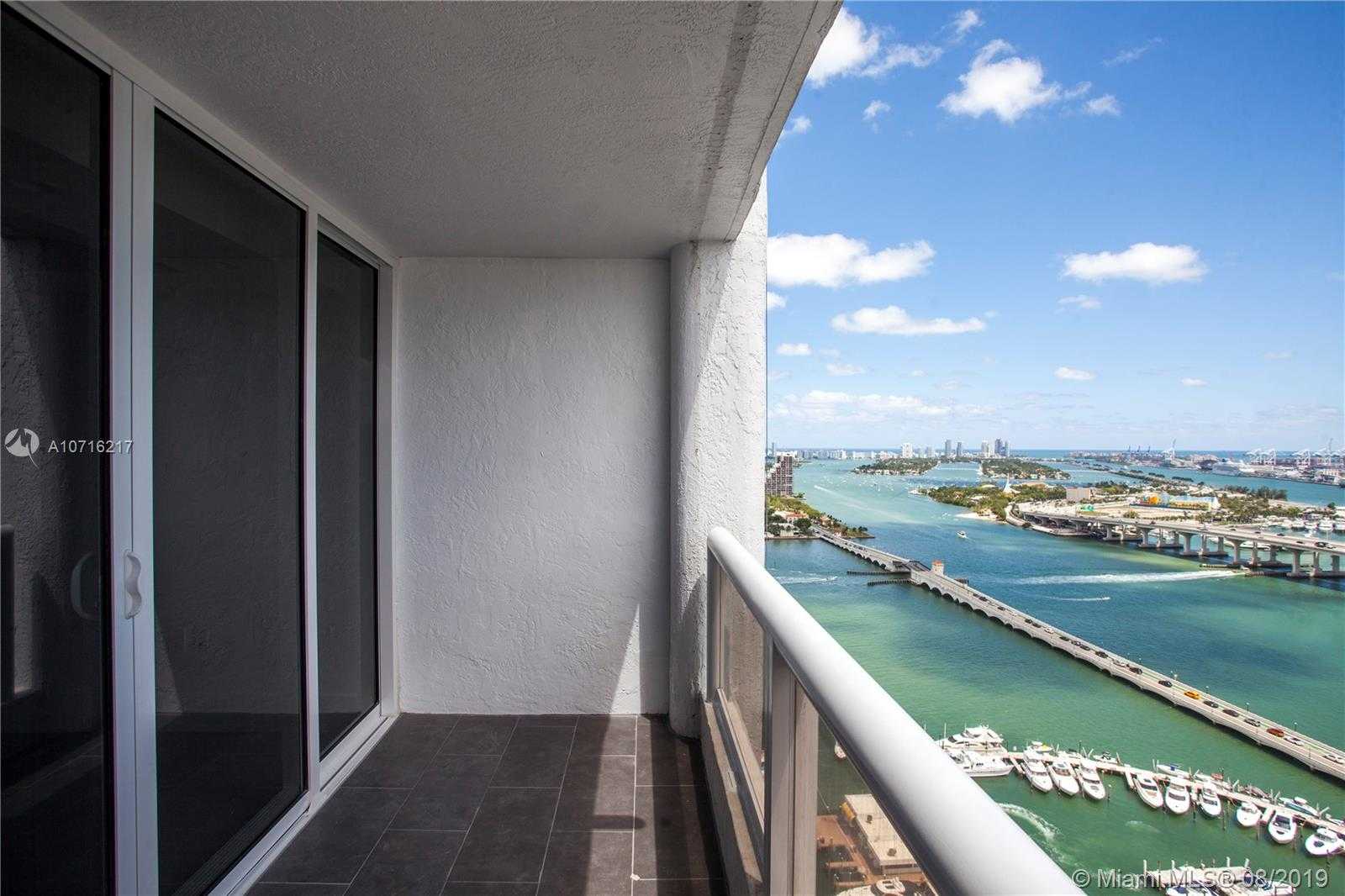 Small Image of The Grand Doubletree, 1717 N Bayshore Dr, Miami, FL 33132, USA Number 16