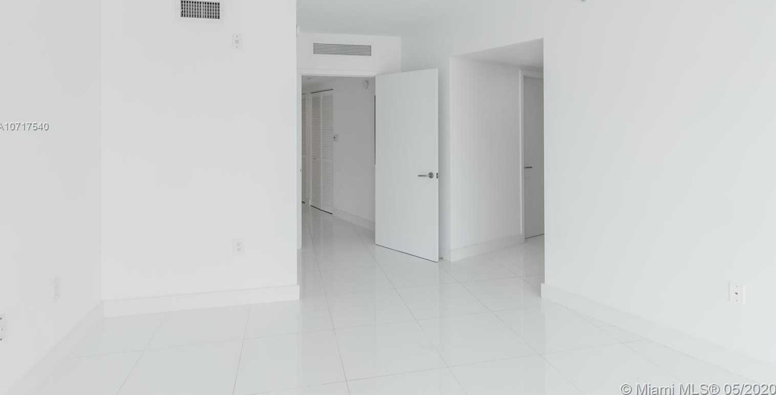 Small Image of 6610 Indian Creek Dr, Miami Beach, FL 33141, USA Number 18