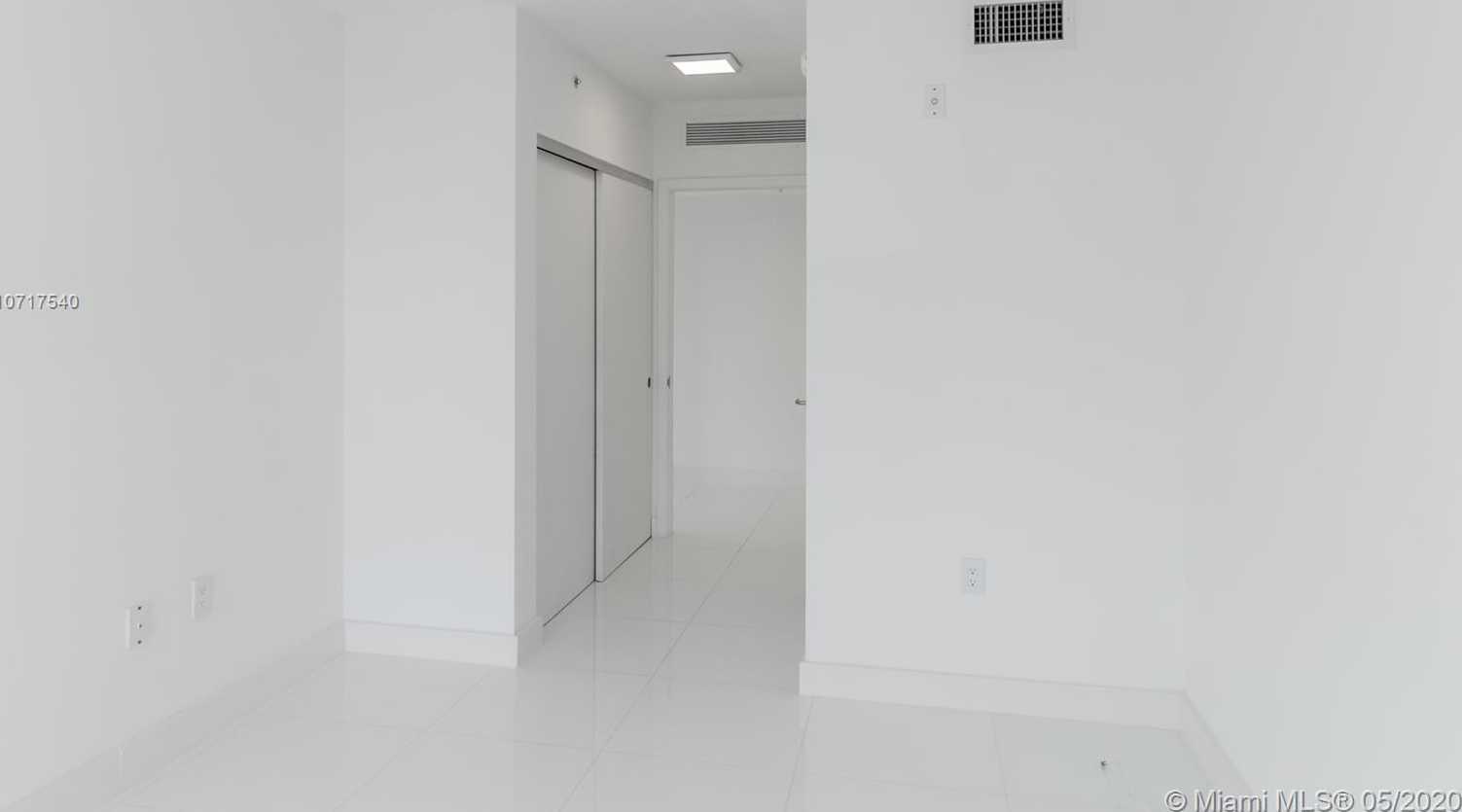 Small Image of 6610 Indian Creek Dr, Miami Beach, FL 33141, USA Number 19