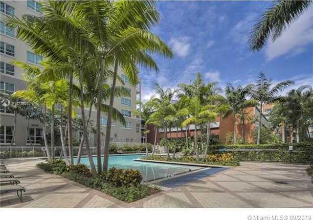 Small Image of 2001 BISCAYNE #3601, Miami Number 11