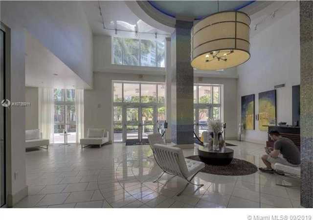Small Image of 2001 BISCAYNE #3601, Miami Number 13