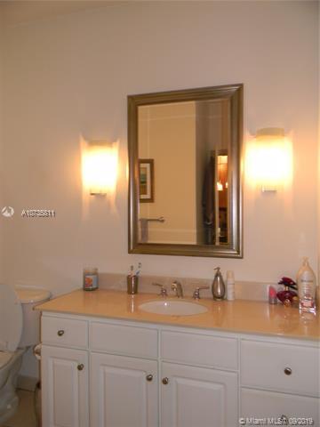 Small Image of 2001 BISCAYNE #3601, Miami Number 6