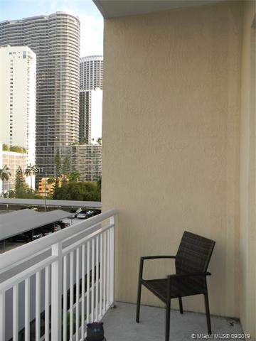 Small Image of 2001 BISCAYNE #3601, Miami Number 8