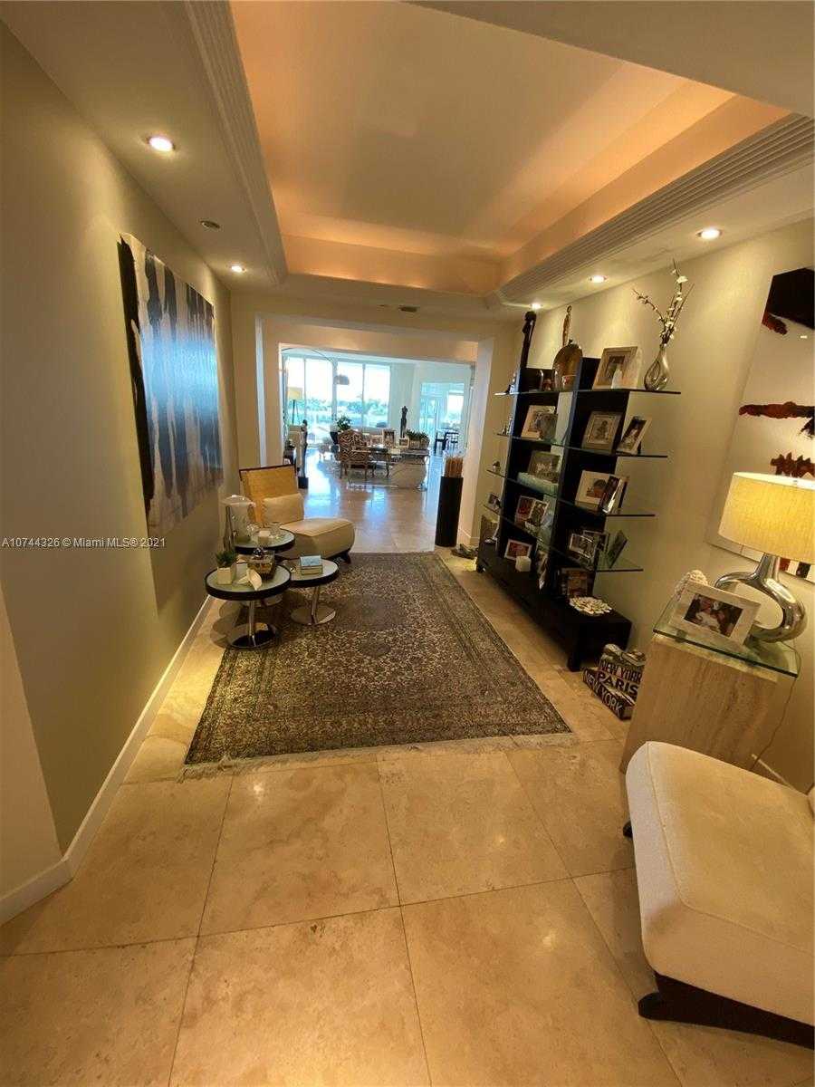 Small Image of 21200 POINT PL #501, Aventura Number 6