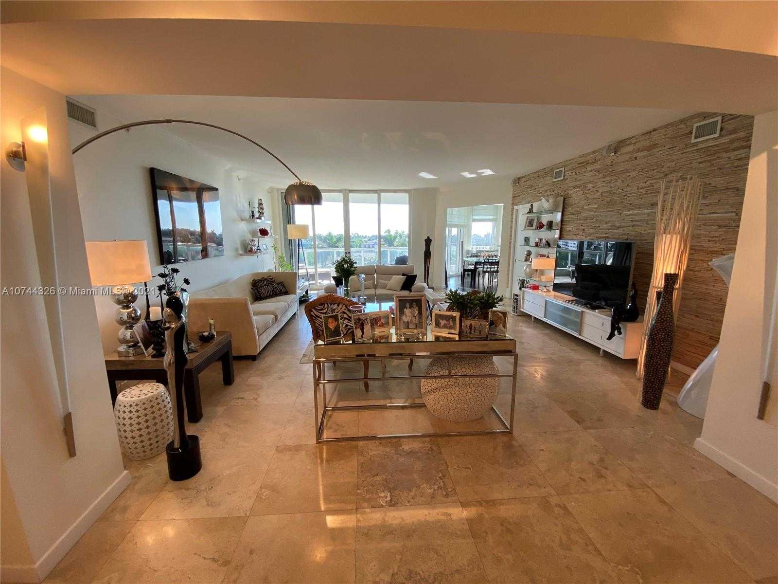 Small Image of 21200 POINT PL #501, Aventura Number 7