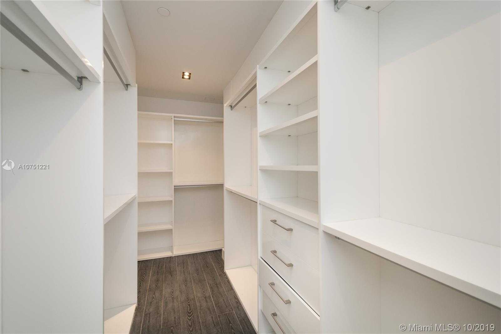 Small Image of 888 BISCAYNE BLVD #5708, Miami Number 21
