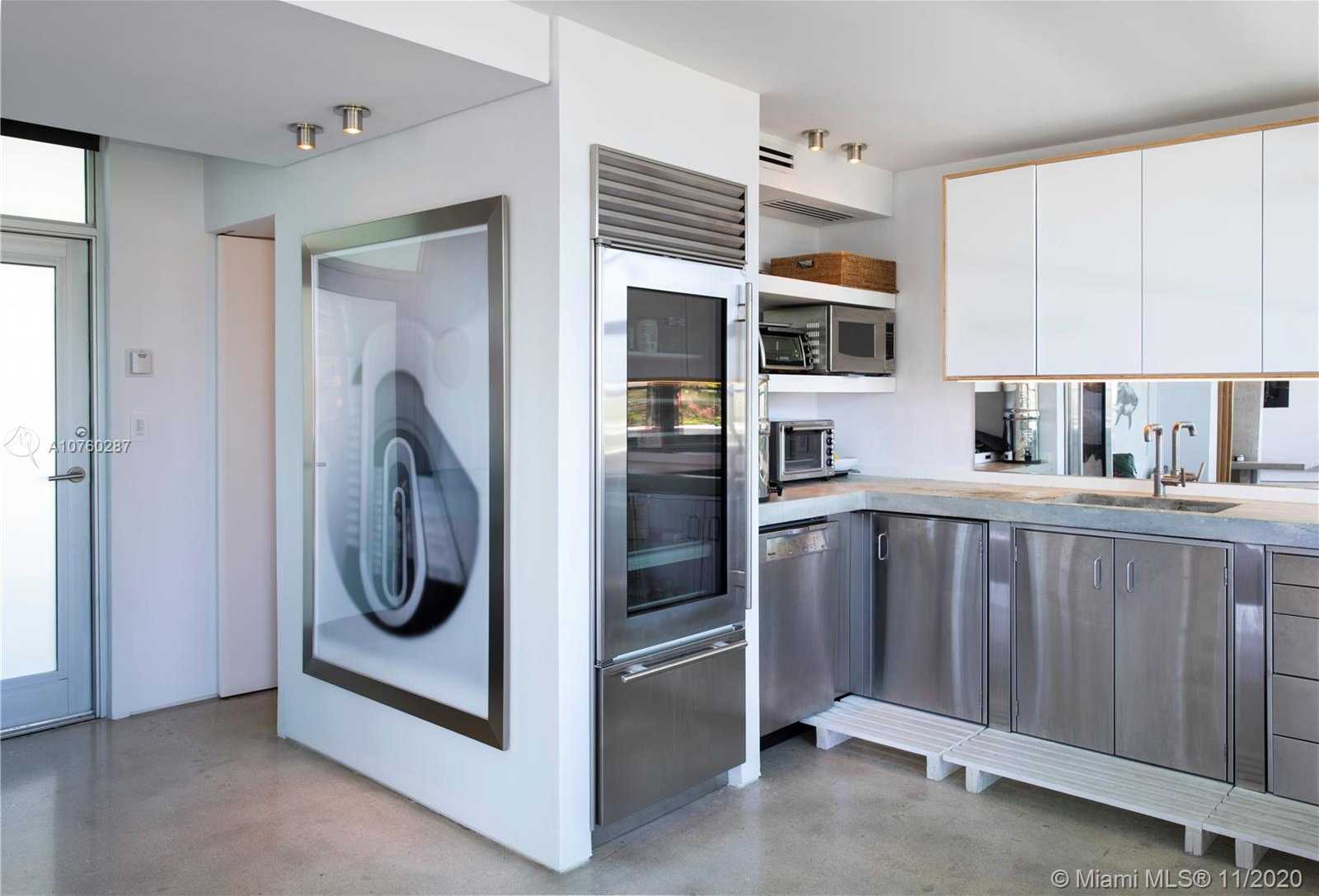 Small Image of 301 OCEAN DR #401, Miami Beach Number 11