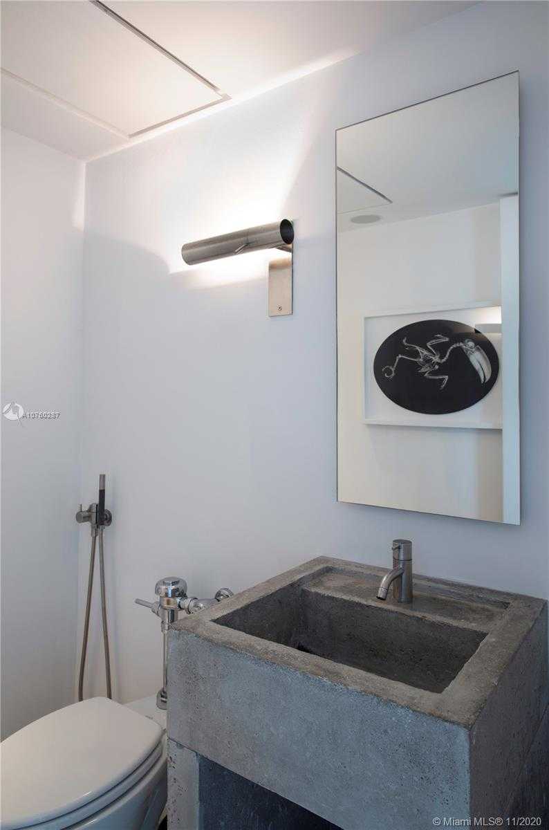 Small Image of 301 OCEAN DR #401, Miami Beach Number 15