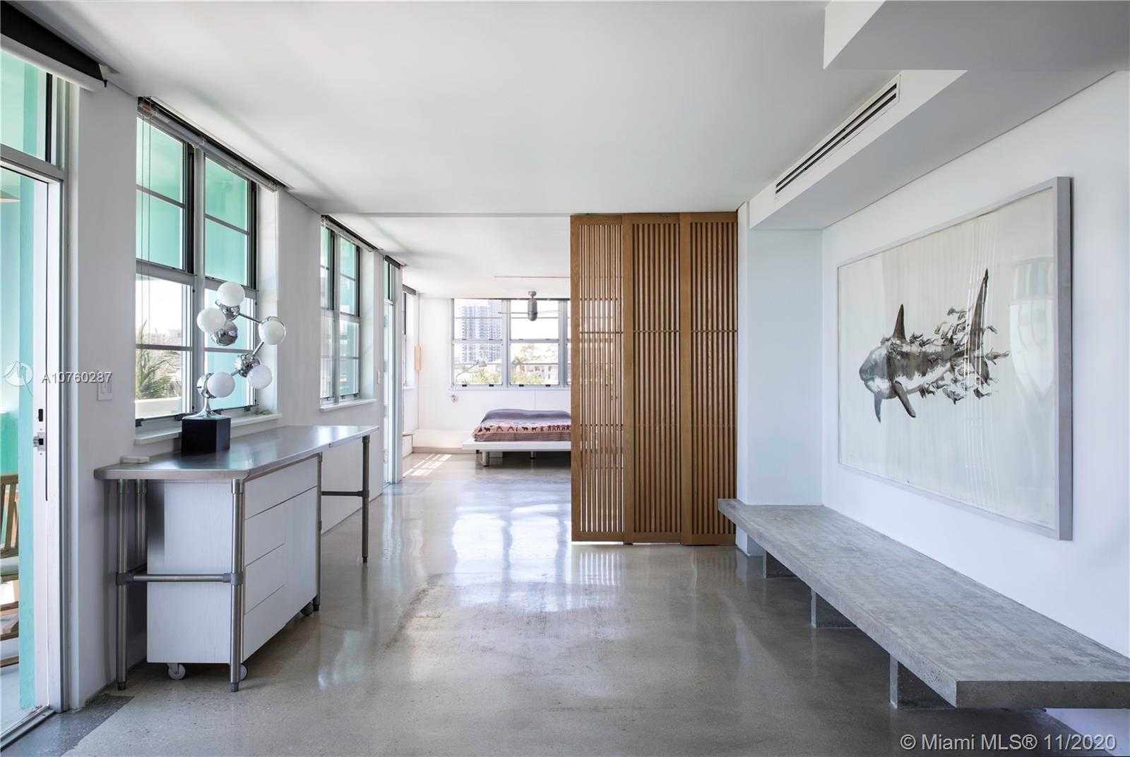 Small Image of 301 OCEAN DR #401, Miami Beach Number 4