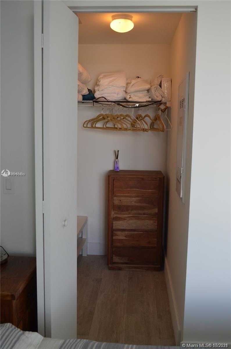 Small Object Image