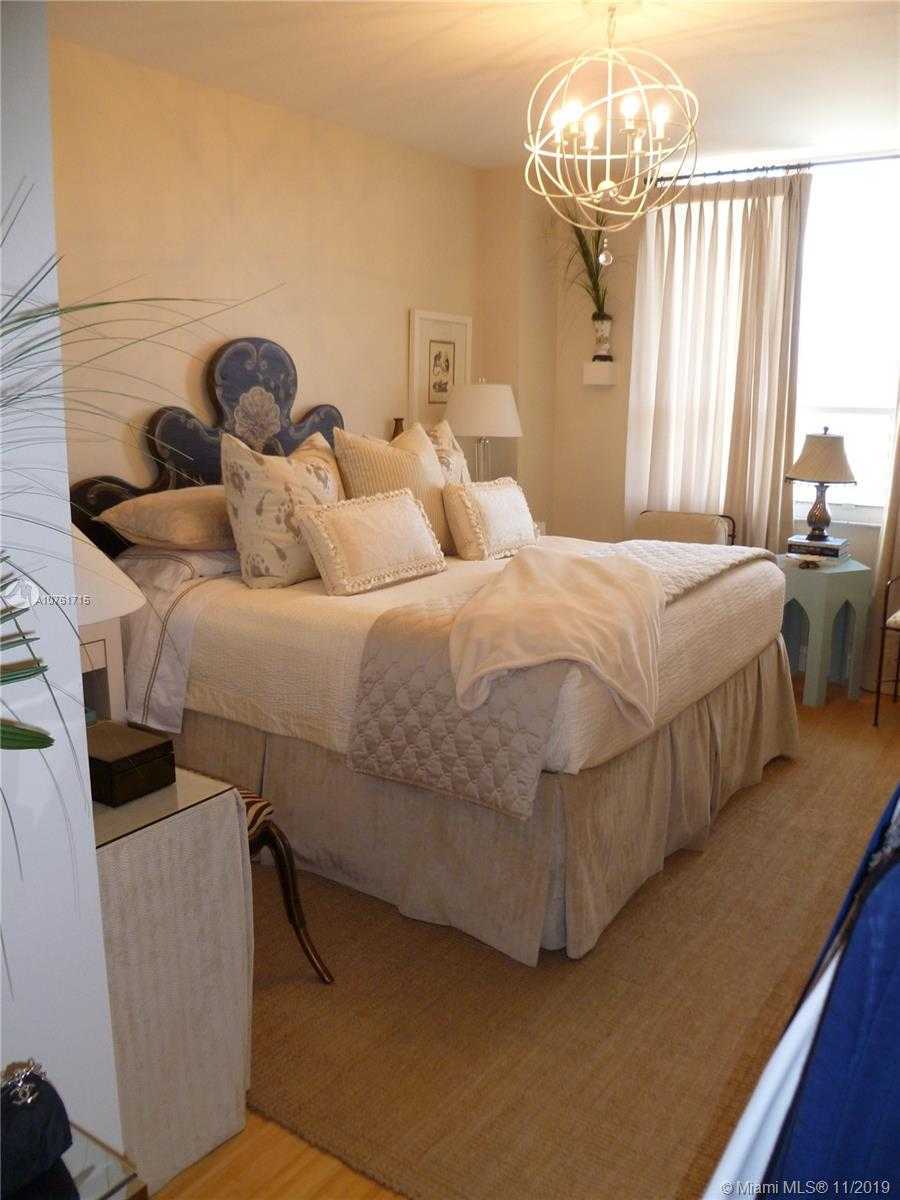 Small Image of 888 BRICKELL KEY DR #1707, Miami Number 15
