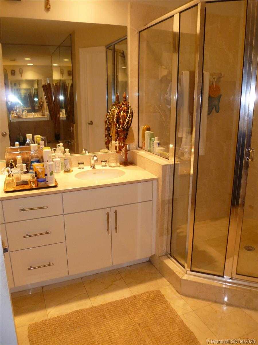 Small Image of 888 BRICKELL KEY DR #1707, Miami Number 18