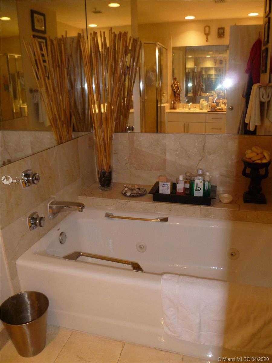 Small Image of 888 BRICKELL KEY DR #1707, Miami Number 19