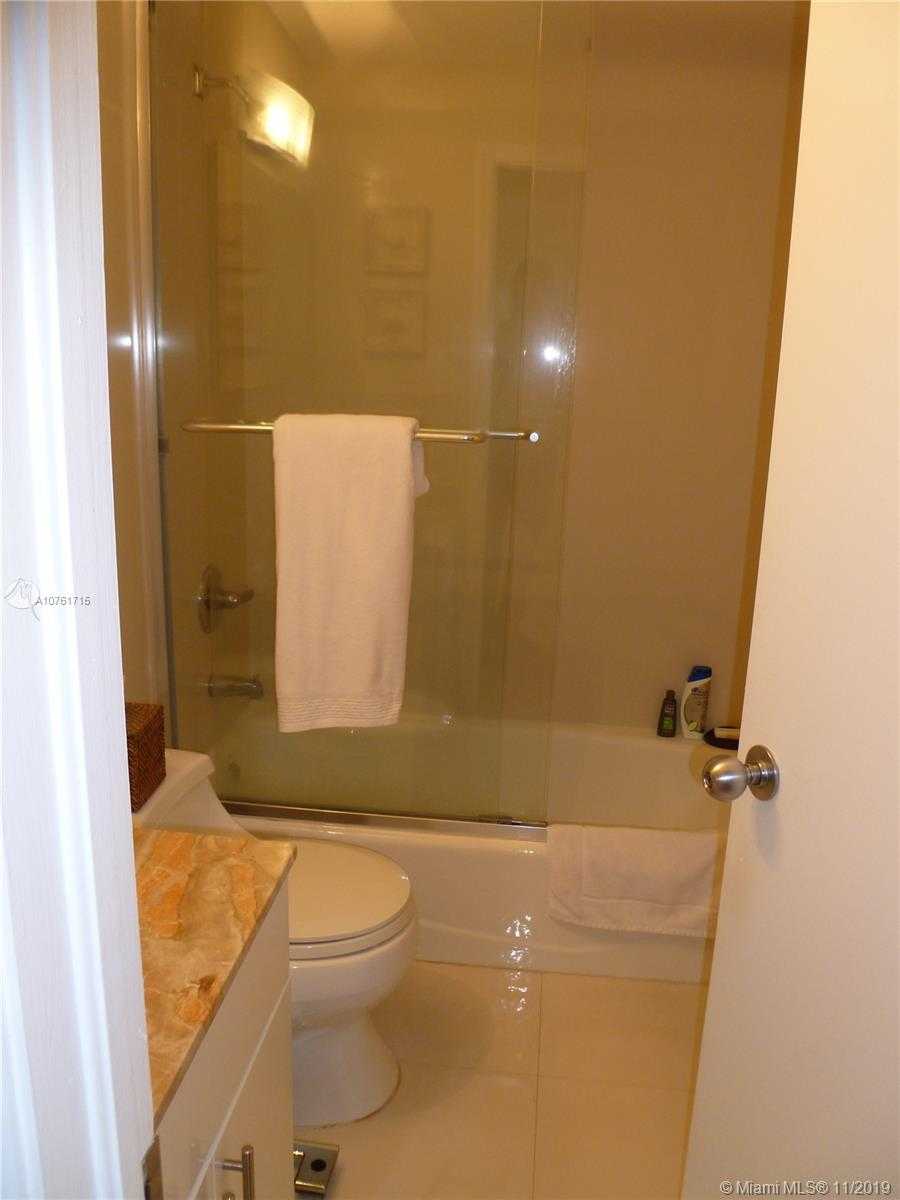Small Image of 888 BRICKELL KEY DR #1707, Miami Number 27