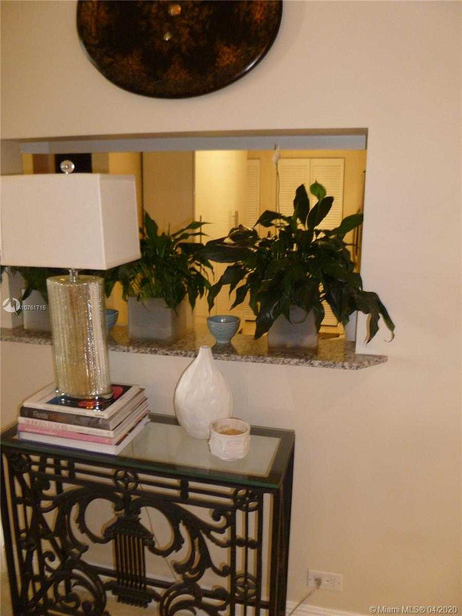 Small Image of 888 BRICKELL KEY DR #1707, Miami Number 7