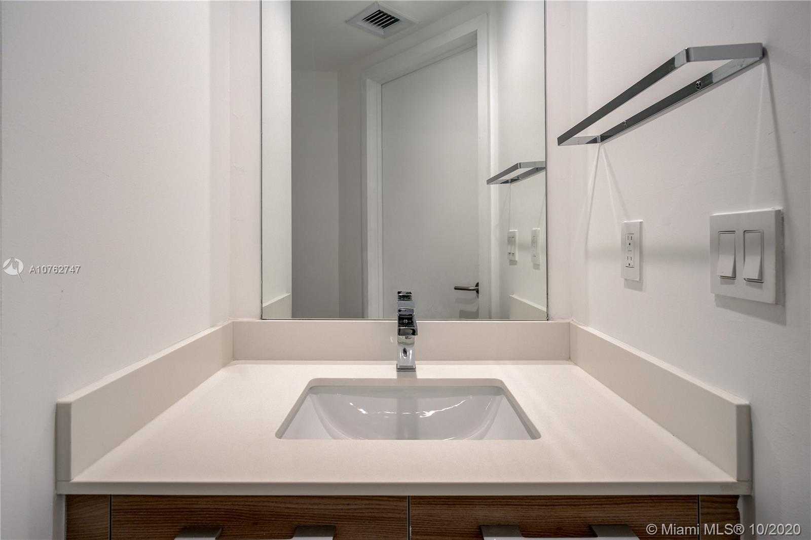 Small Image of 1300 S Miami Ave, Miami, FL 33130, USA Number 13