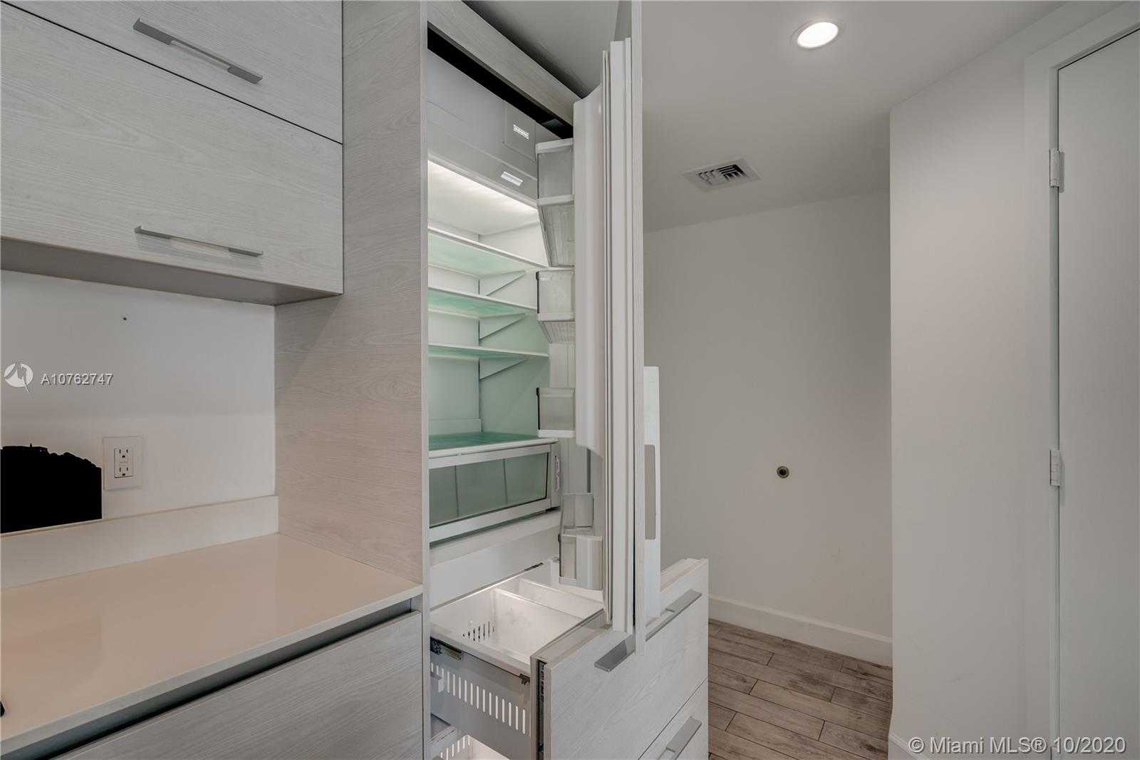 Small Image of 1300 S Miami Ave, Miami, FL 33130, USA Number 16