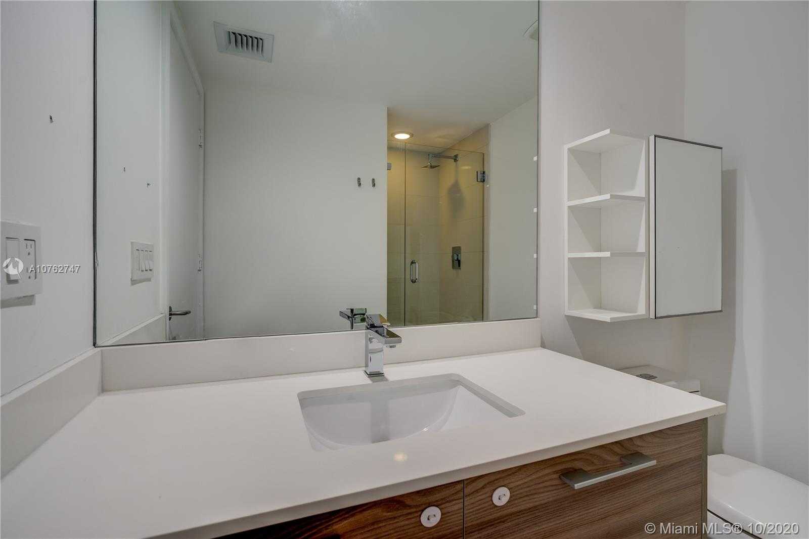 Small Image of 1300 S Miami Ave, Miami, FL 33130, USA Number 18
