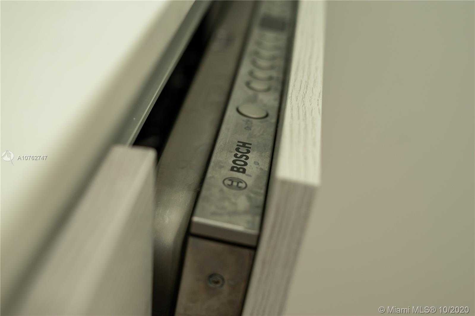 Small Image of 1300 S Miami Ave, Miami, FL 33130, USA Number 24