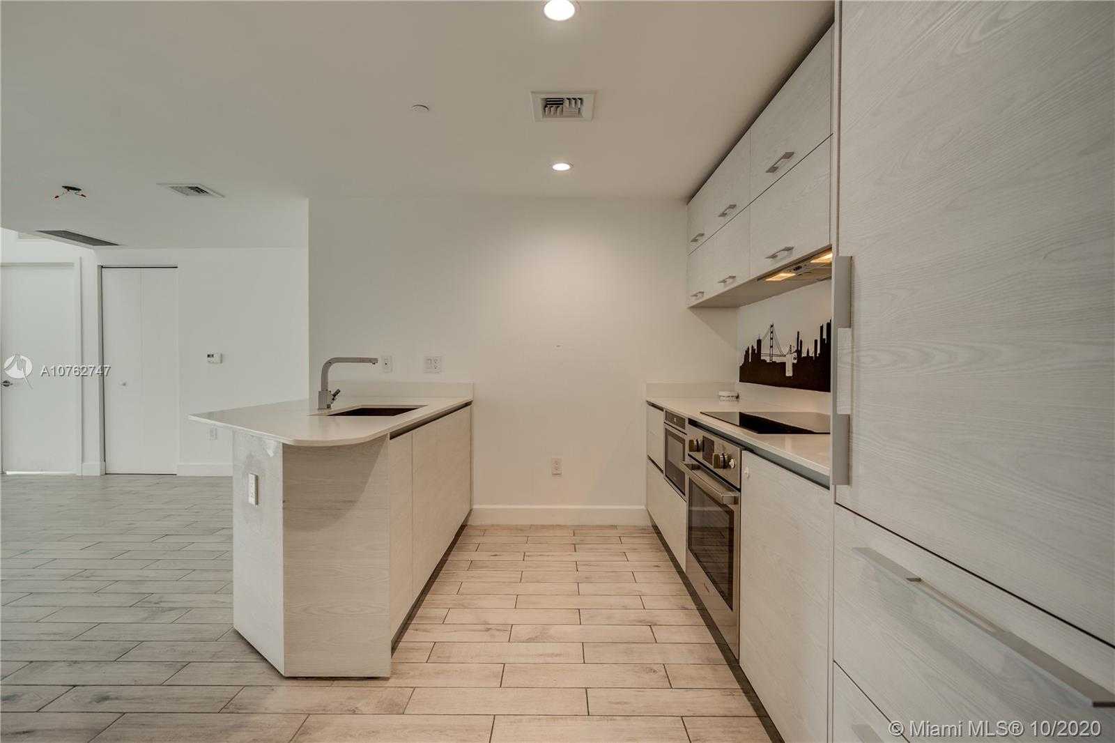 Small Image of 1300 S Miami Ave, Miami, FL 33130, USA Number 4
