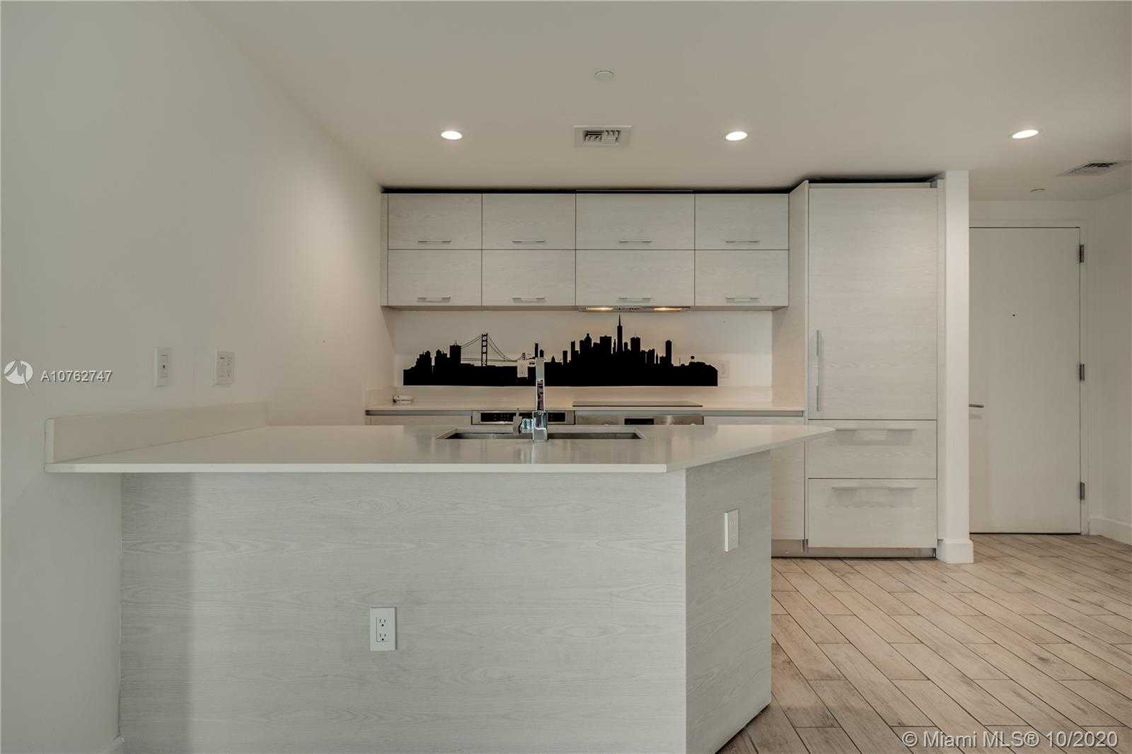 Small Image of 1300 S Miami Ave, Miami, FL 33130, USA Number 5