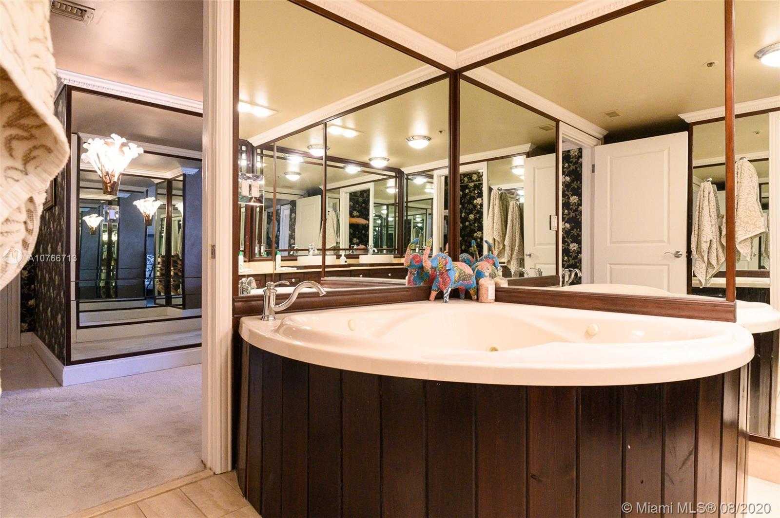 Small Image of 10175 COLLINS AVE #PH5, Bal Harbour Number 34
