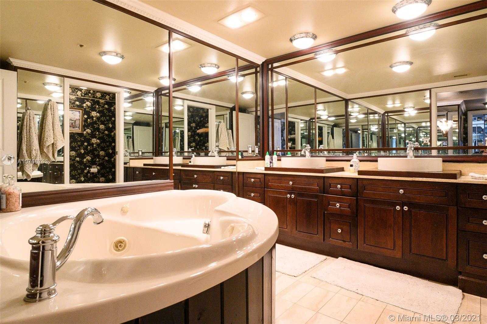 Small Image of 10175 COLLINS AVE #PH5, Bal Harbour Number 35