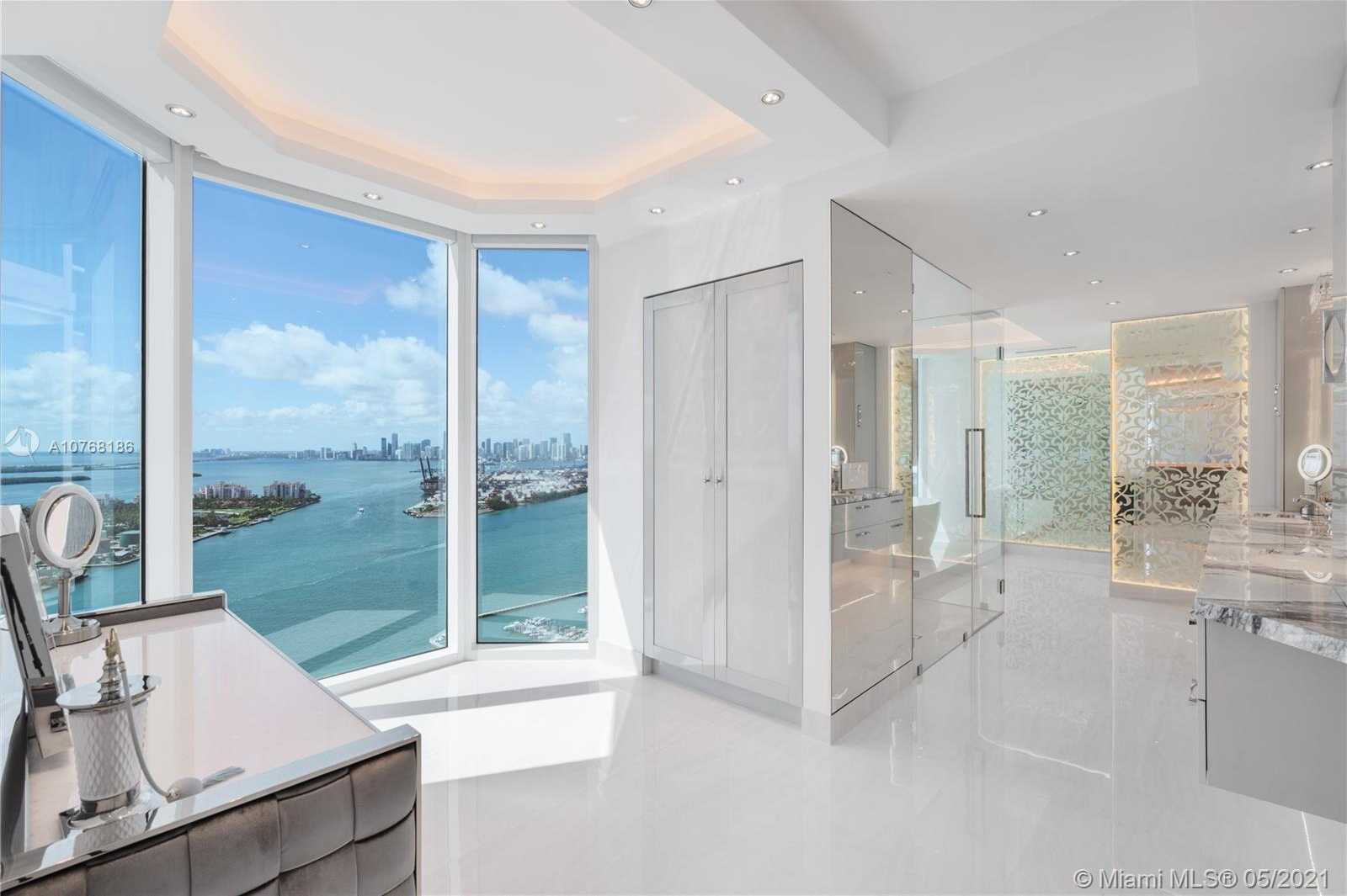 Small Image of 300 SOUTH POINTE DR #3801/3802, Miami Beach Number 17