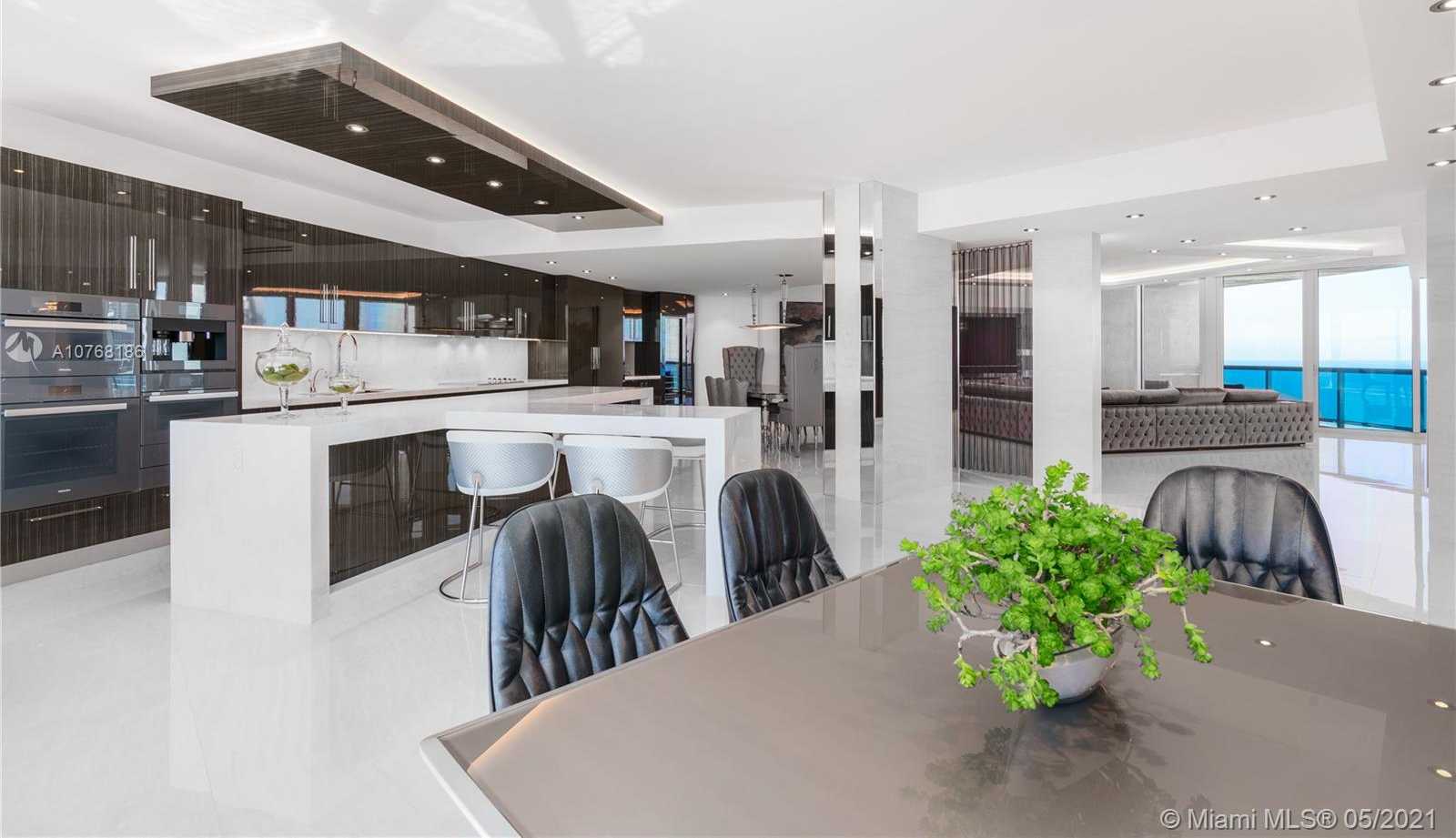 Small Image of 300 SOUTH POINTE DR #3801/3802, Miami Beach Number 5