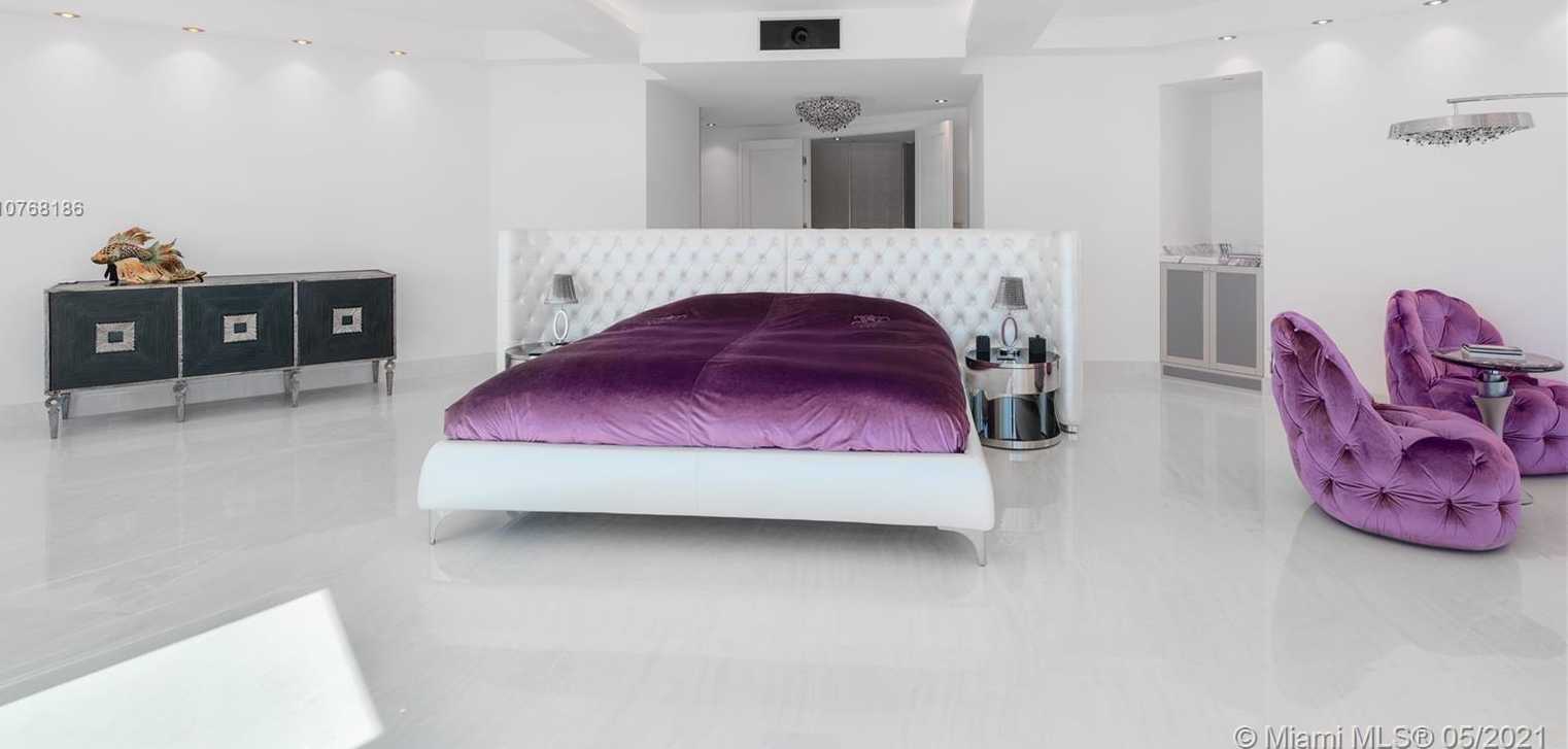 Small Image of 300 SOUTH POINTE DR #3801/3802, Miami Beach Number 7