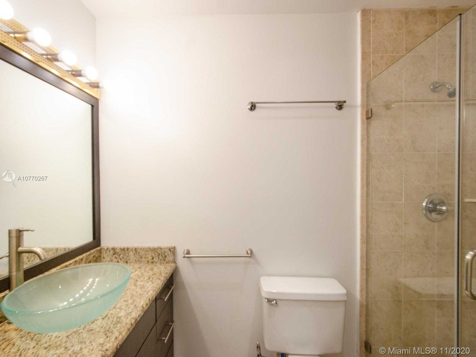 Small Image of 313 Poinciana Island Dr, Sunny Isles Beach, FL 33160, USA Number 12