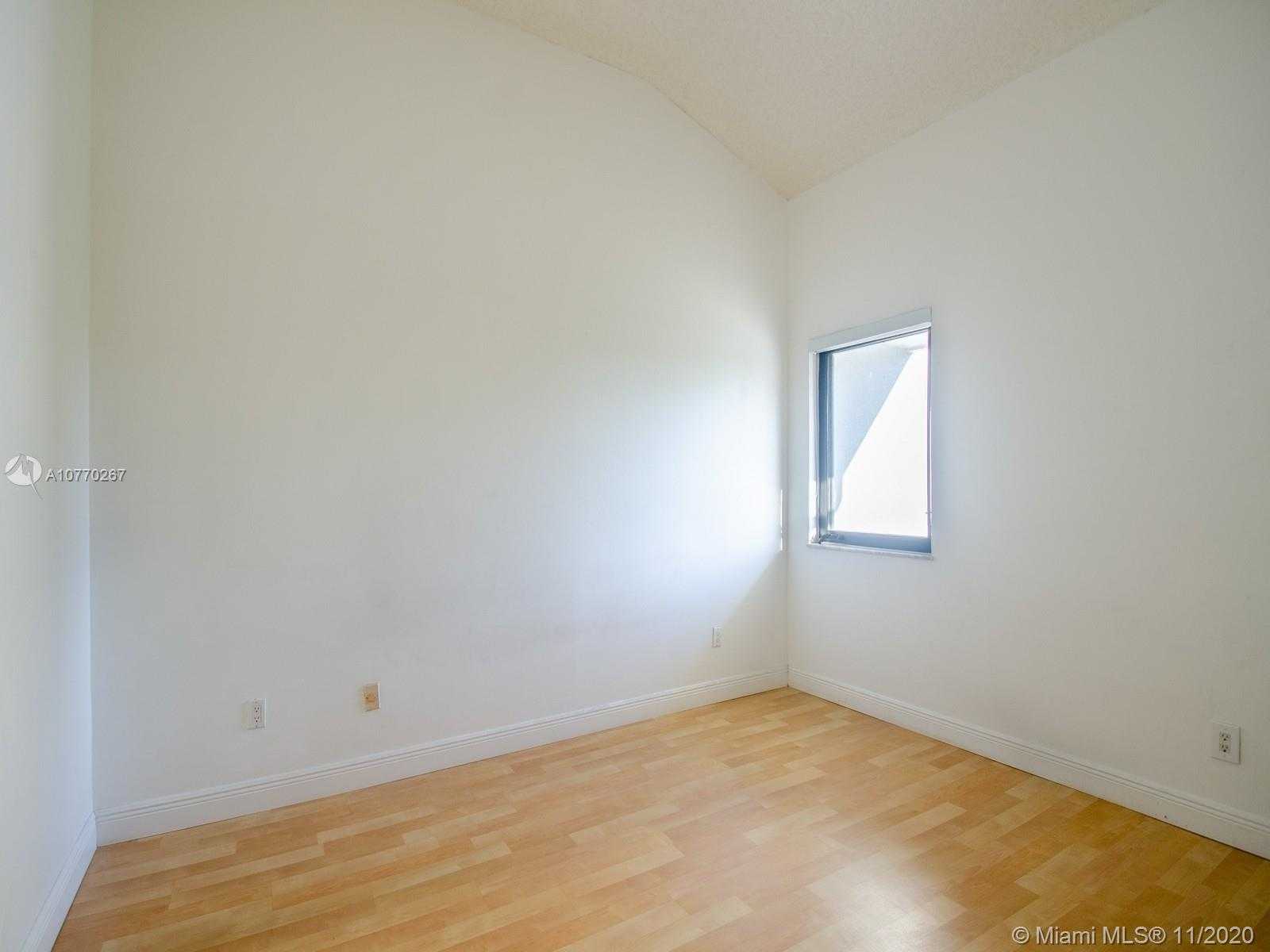 Small Image of 313 Poinciana Island Dr, Sunny Isles Beach, FL 33160, USA Number 13